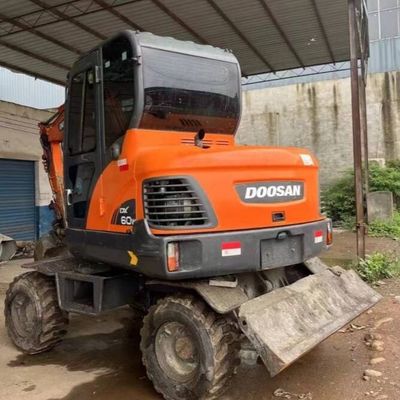 Kullanılmış mini tekerlekli kazıcı kazıcı DOOSAN DH60 ikinci el kazıcı 5550 kg