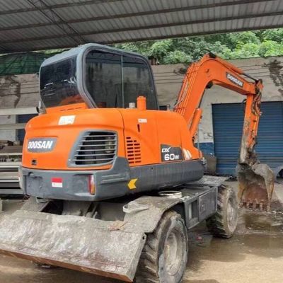 Kullanılmış mini tekerlekli kazıcı kazıcı DOOSAN DH60 ikinci el kazıcı 5550 kg