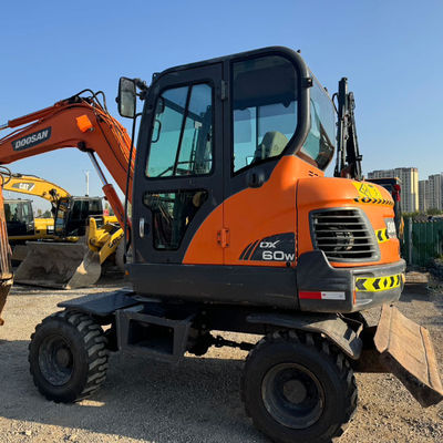 48KW Kullanılmış DOOSAN Kazı Makinesi Doosan DX60W Hidrolik Çamurlu Kazı Makinesi 5550 kg