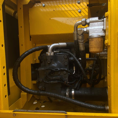 Hidrolik Büyük Kullanılmış Komatsu Kazı Makinesi Çarpıcı Tipi KOMATSU PC 130