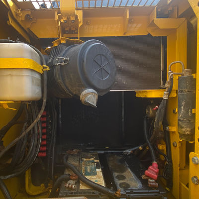 Hidrolik Büyük Kullanılmış Komatsu Kazı Makinesi Çarpıcı Tipi KOMATSU PC 130