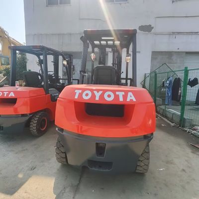 5 tonluk kullanılmış çatal yükleyici Toyota 50 3.5 metrelik kaldırma yüksekliği olan ikinci el çatal yükleyici